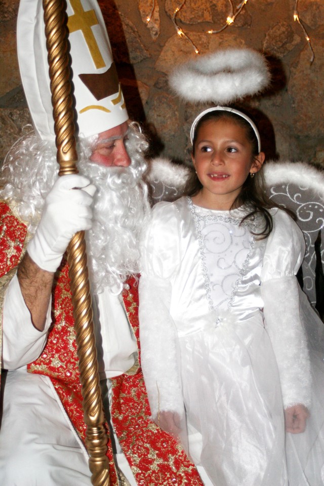 Saint Nikolaus visits Fort Bliss