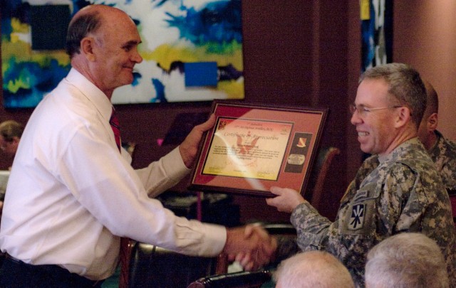 Community mayor attends Fort Bliss luncheon