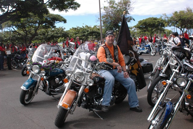 Mele Kalikimaka: Military riders participate in Toys For Tots run