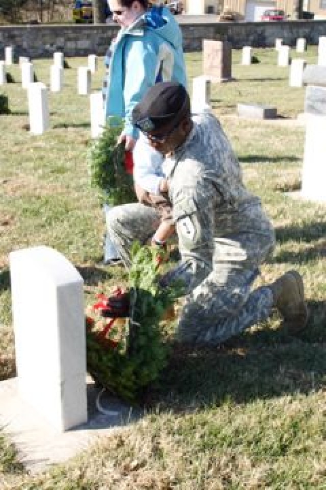 Wreaths laid to honor veterans