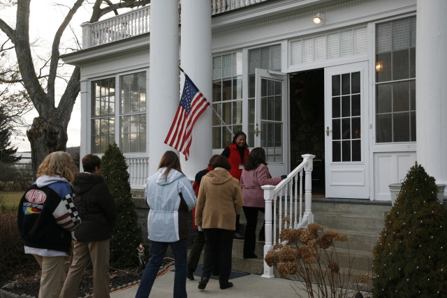 Picatinny club hosts historic holiday homes tour