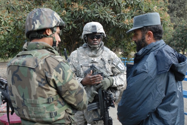Soldiers, Afghan Police Boost Security in Nangarhar Province