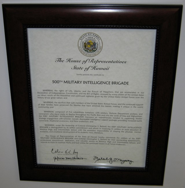 500th MI BDE Honored by Hawaii and Waialua School