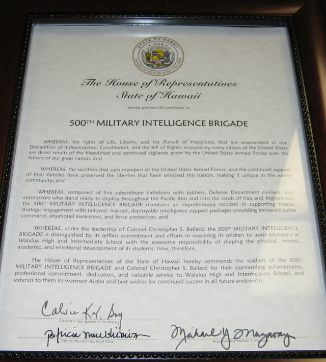 500th Military Intelligence Brigade is honored by Hawaii and Waialua school