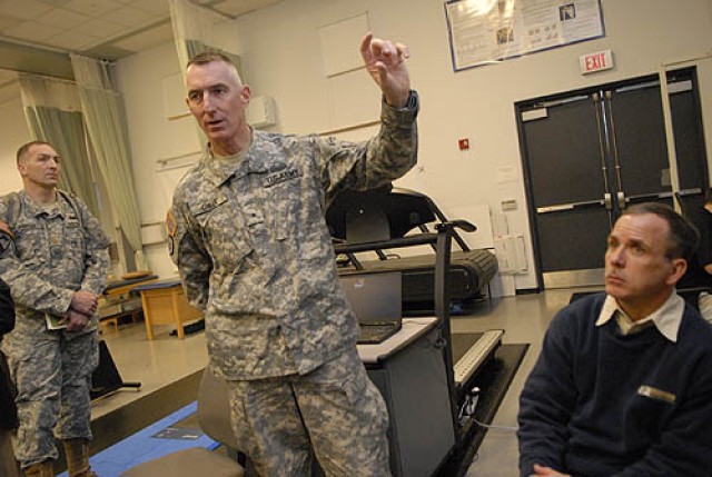Army general reconnoiters Pitt injury recovery program