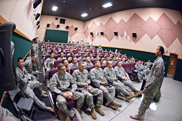 Yongsan troops receive New Horizons training