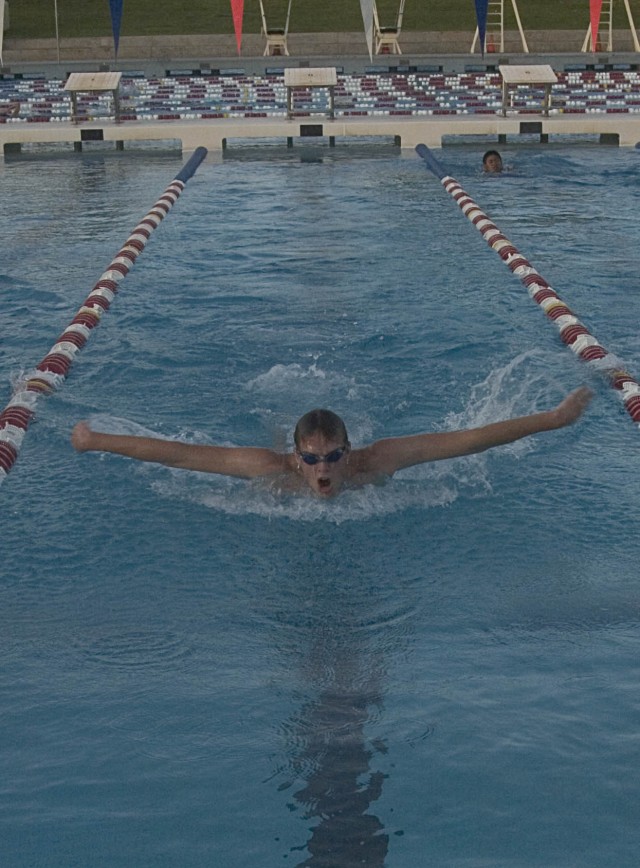 Army family member defies odds, sinks competition