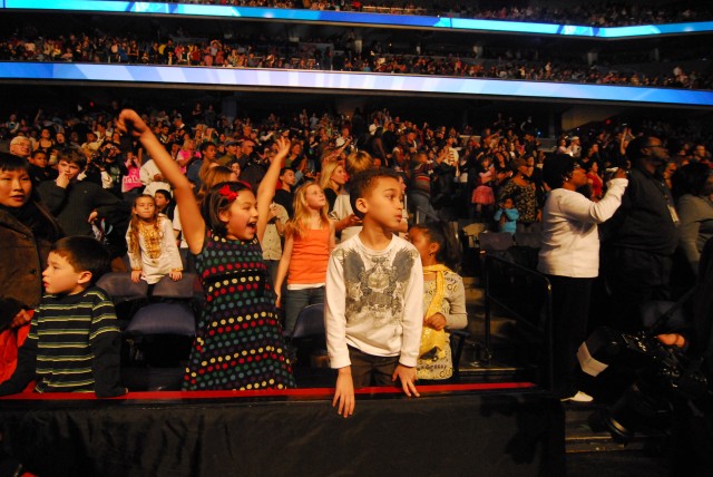 Thousands of military children attend &quot;We Are the Future&quot; concert