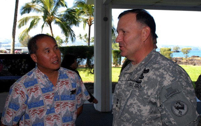 Mixon speaks to Big Island Rotarians