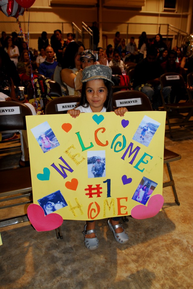 Family Members Welcome Redeploying Soldiers