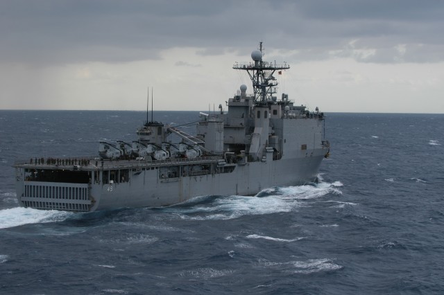 USS Harpers Ferry (LSD 49) sails to participate in Exercise Cobra Gold 09