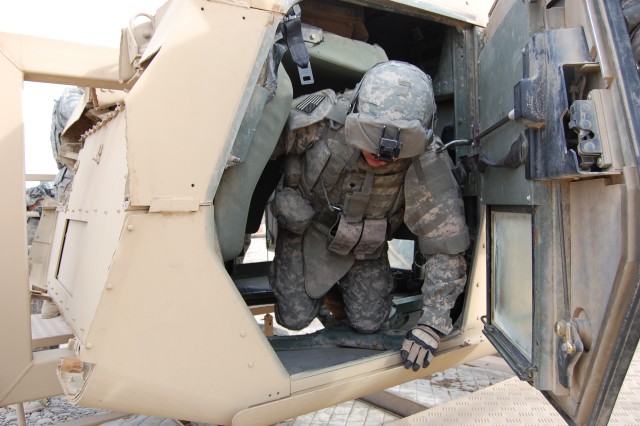 Soldiers train to stay alive in vehicle rollovers