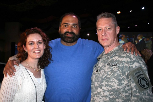 NFL Hall of Famer Franco Harris With Soldiers