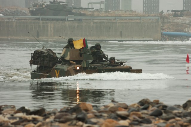 U.S. and ROK Army joint river crossing