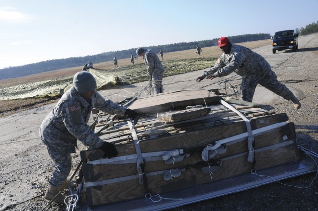 Riggers Train in Airborne, Recovery Ops