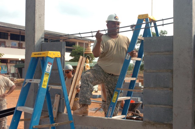 Hawaii Soldiers, Thai Marines Build Classroom, Bridges