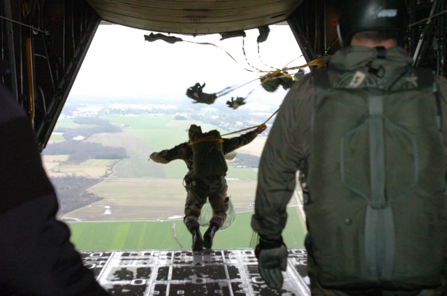 21st TSC paratroopers conduct combined airborne operations with French ...