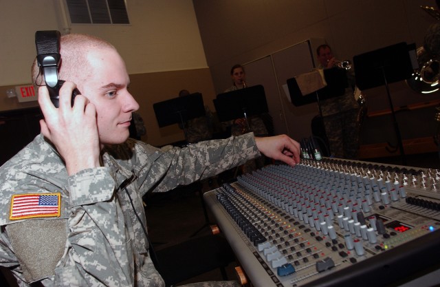 100th Army Band rocks Fort Knox, Ky.
