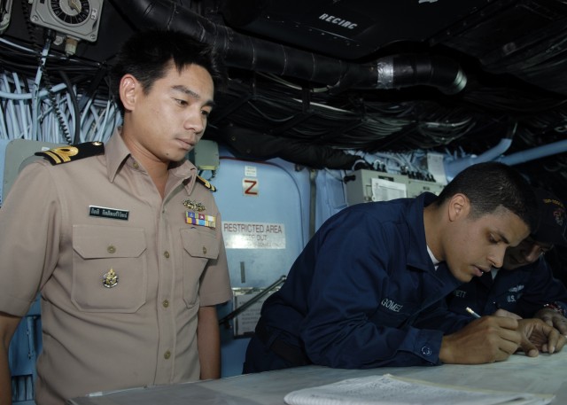 Essex Performs Flight Deck Qualifications with Royal Thai Navy