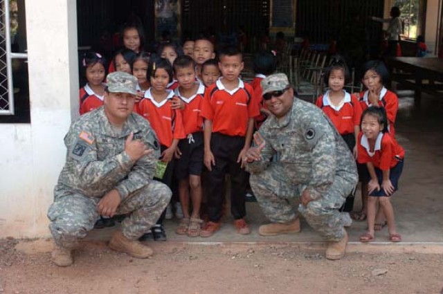 Hawaii Soldiers, Thai Marines distribute 37,000 milk cartons to schools, community
