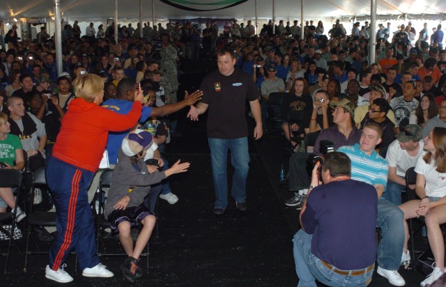 Students greet Newman