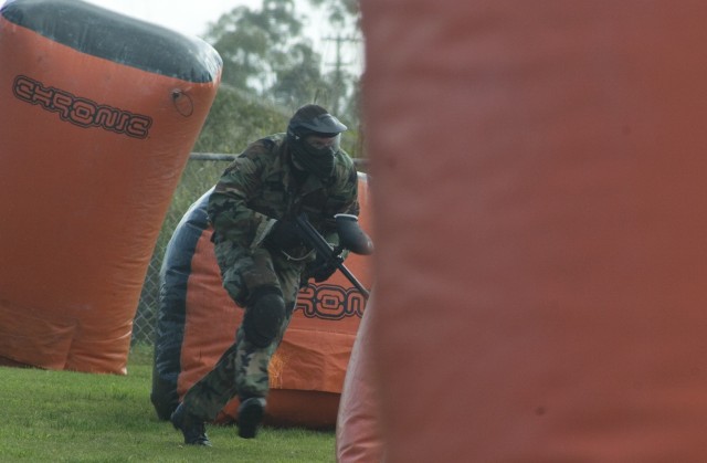 Redeploying Soldiers use paintball to blow off steam