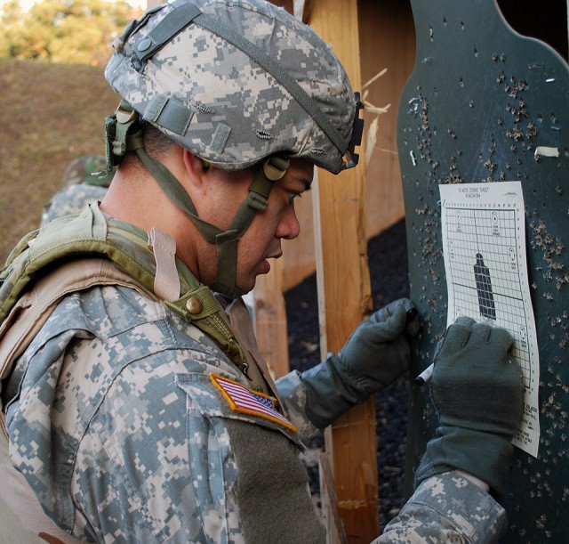 Heidelberg Soldiers named 2009's best NCO and Soldier warriors in Europe Regional Medical Command