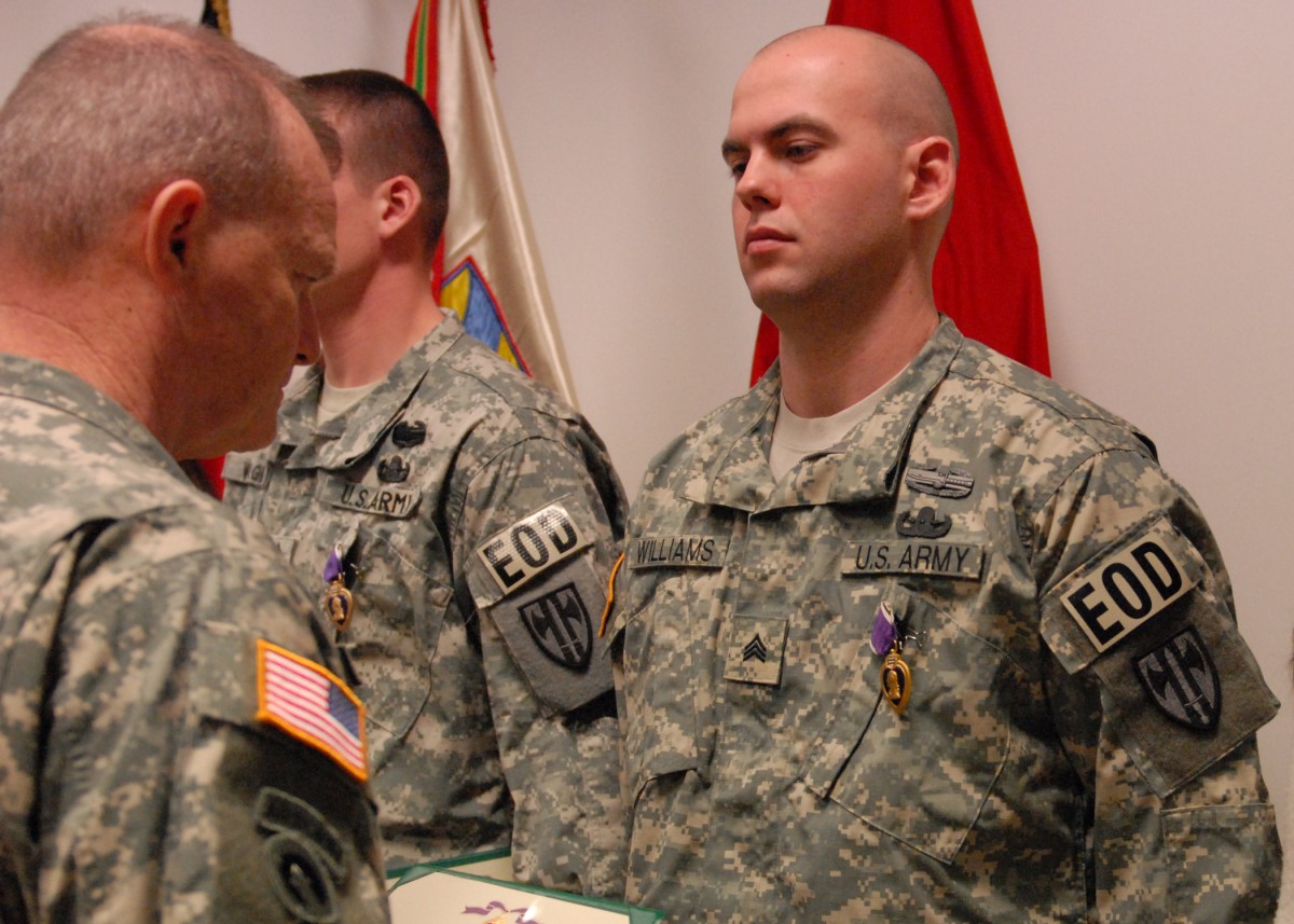 EOD NCOs Awarded Purple Hearts | Article | The United States Army