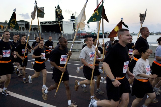Hawaii Soldiers Take Part in &quot;Great Aloha Run&quot;