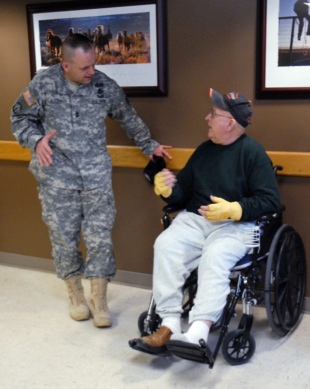 Fort Leavenworth Soldiers visit veterans