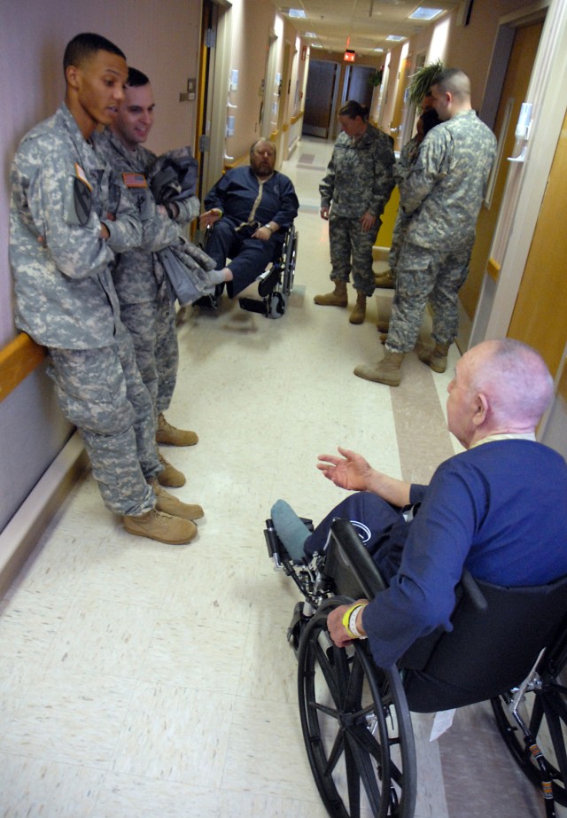 Fort Leavenworth Soldiers visit veterans