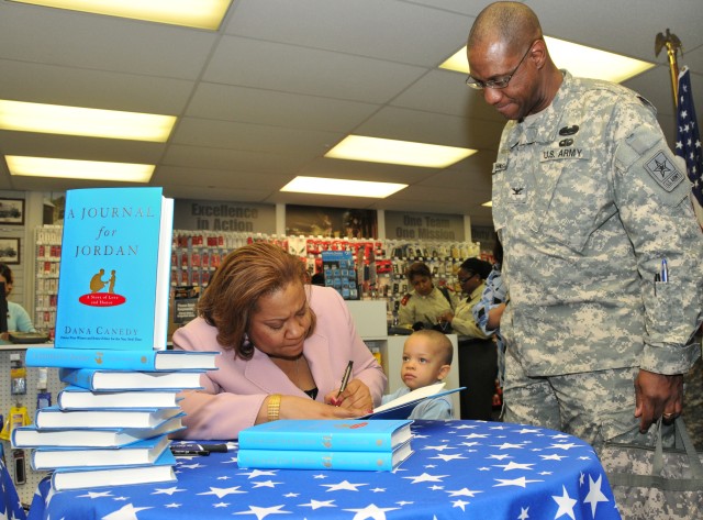 &#039;Journal for Jordan&#039; author visits Pentagon