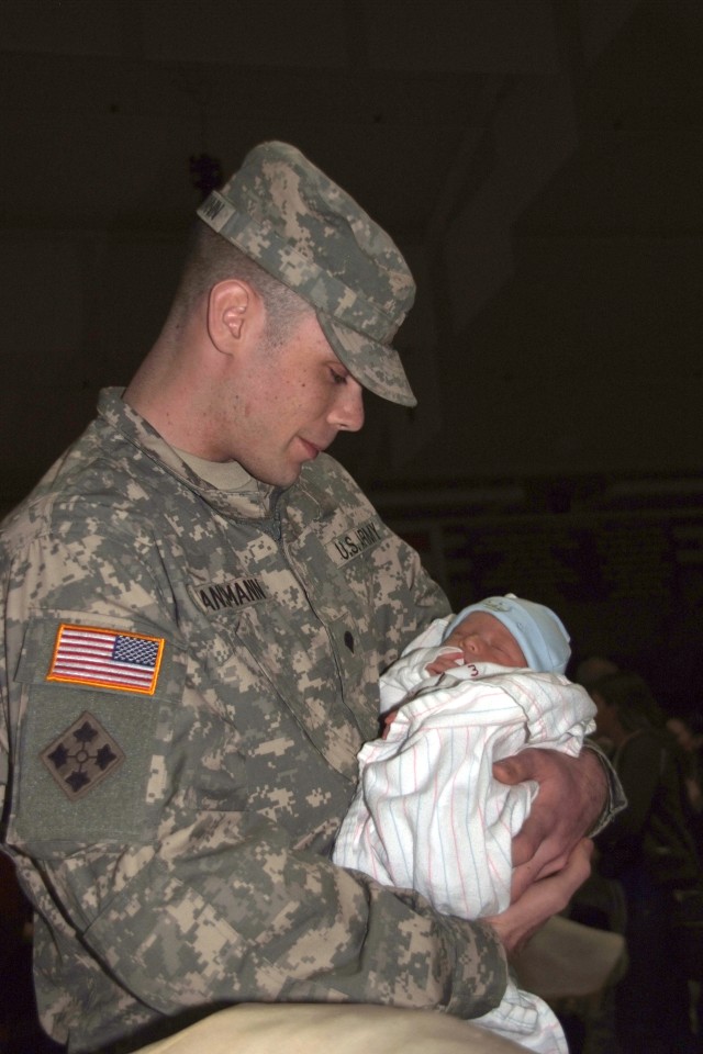 3rd BCT, 4th ID Soldiers return in waves Article The United States Army