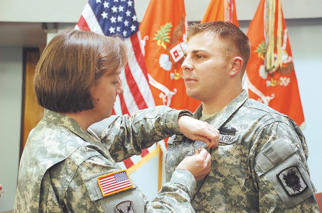 Wounded Signal Soldier recognized