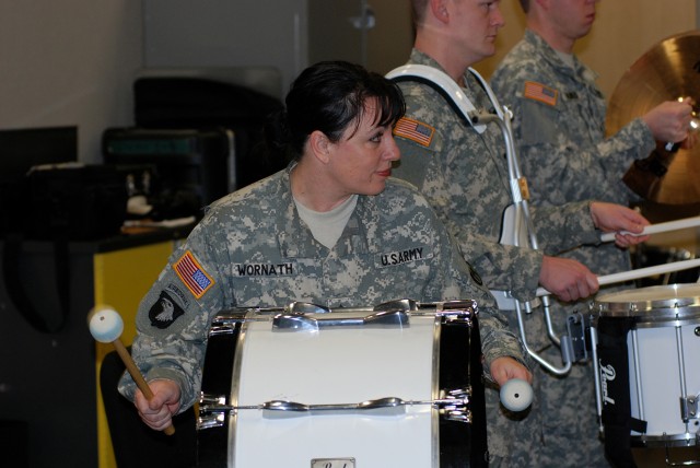 100th Army Band rocks Fort Knox, Ky.