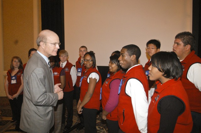 Fort Bragg teen volunteers rise to the challenge
