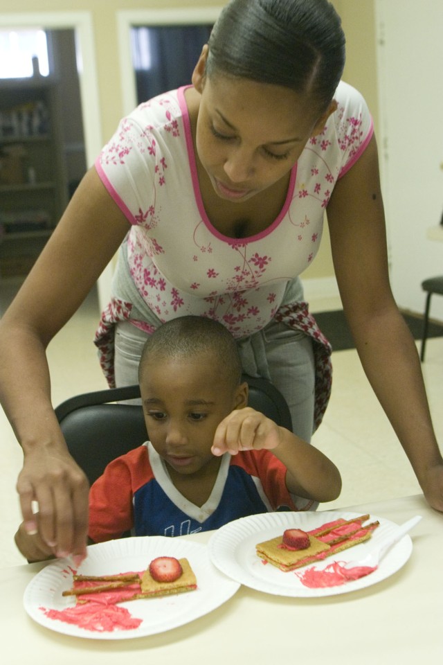 Keiki create edible art at monthly program
