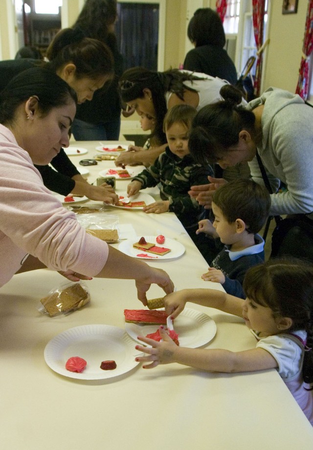 Keiki create edible art at monthly program