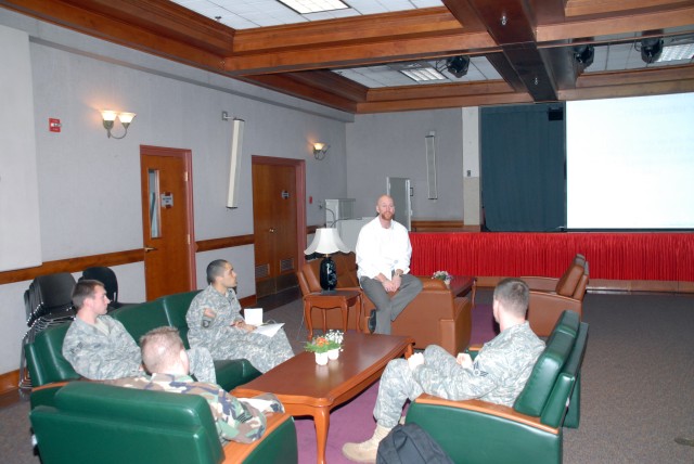 Servicemembers briefed on Commander&#039;s Cup