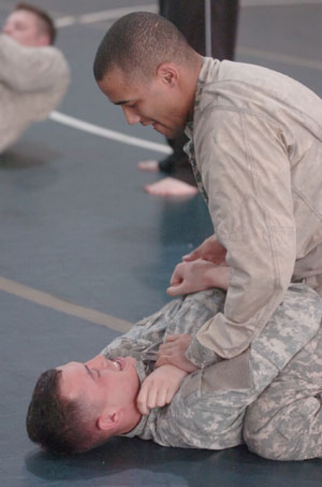 Combatives training school kicks off at Belvoir