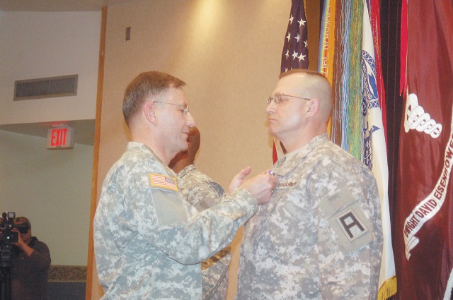 Soldiers receive Purple Heart Medals