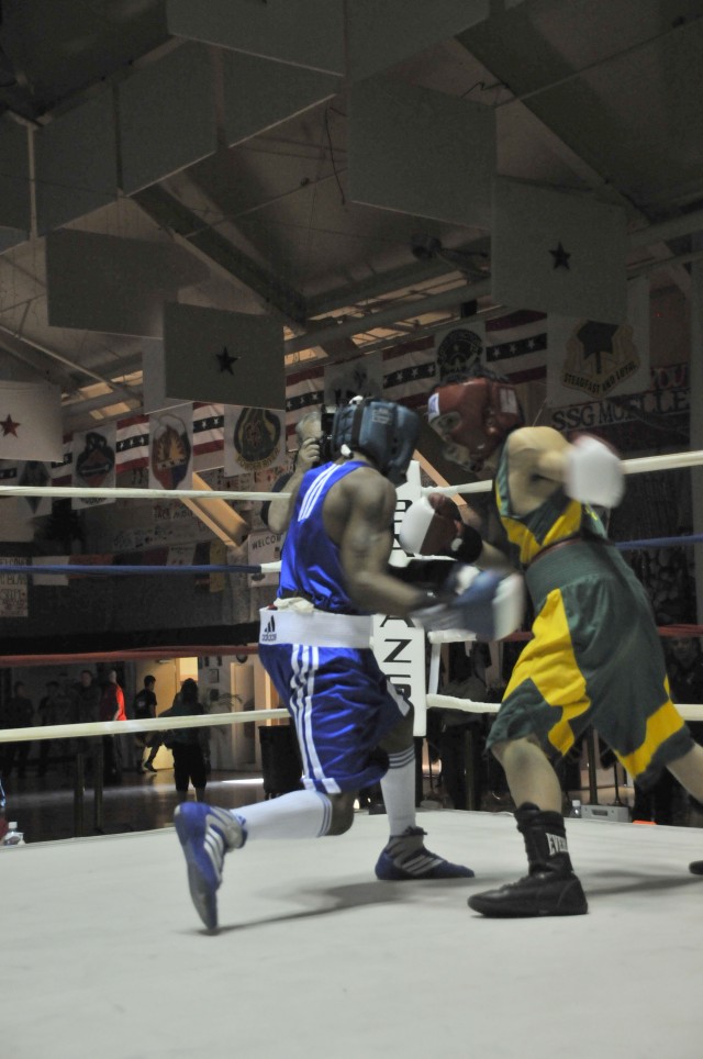 America&#039;s best amateurs test Carson WCAP boxers