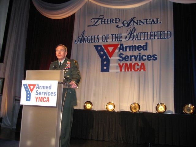 Petraeus praises medics, corpsmen at &#039;Angels of Battlefield&#039; gala