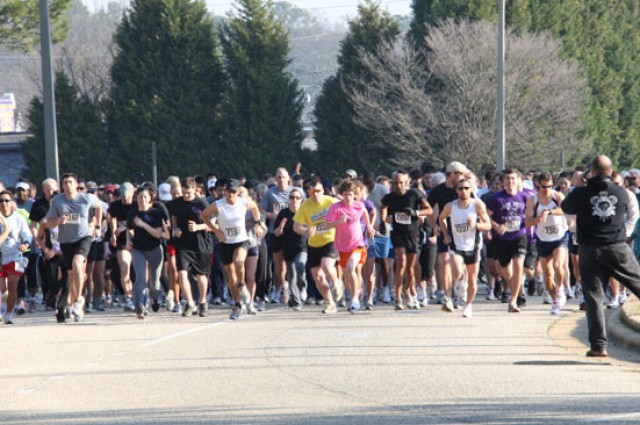 Fort Bragg&#039;s USO 5 K