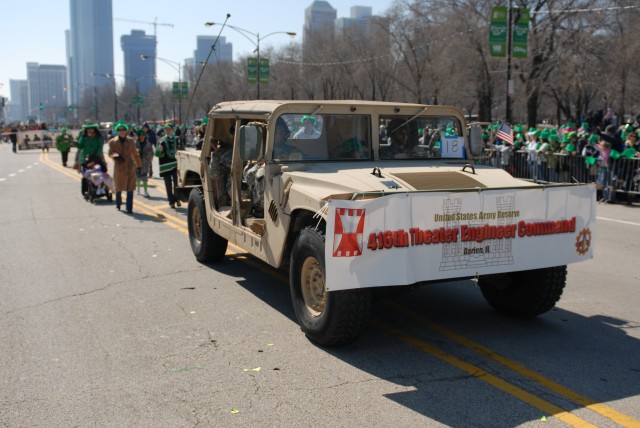 Army Marches in Chicago\&#039;s St. Patrick&#039;s Day Parade