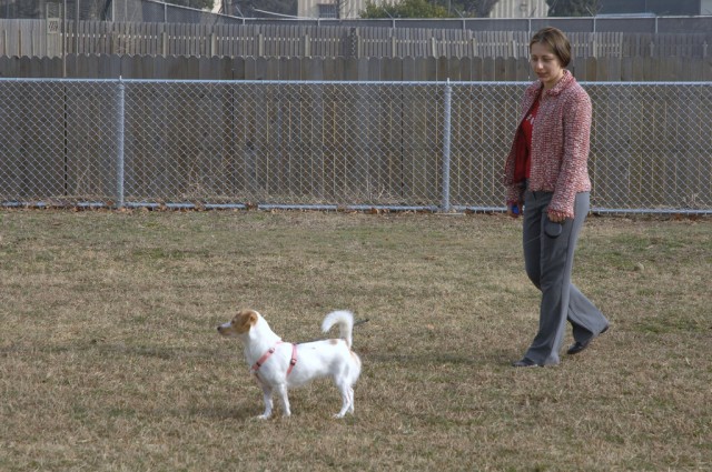 Community opens dog playground