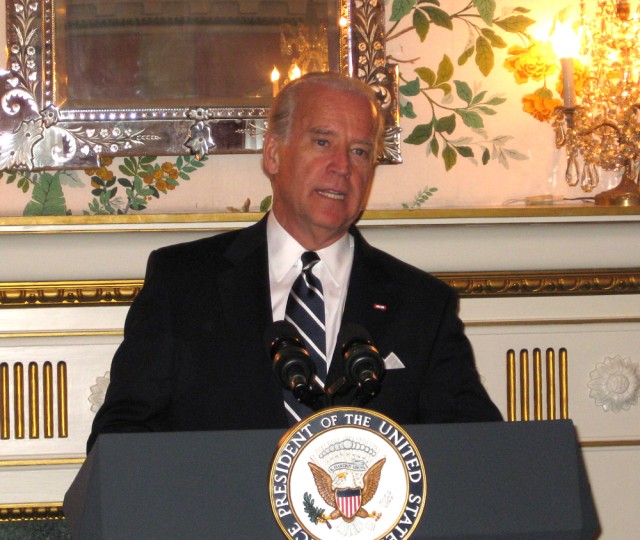 Hosting dignitaries - all in a day&#039;s work for USAG Brussels