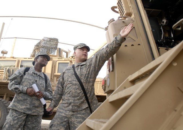 ArmyAca,!a,,cs top medic visits Aca,!A&quot;LifelineAca,!A? crew