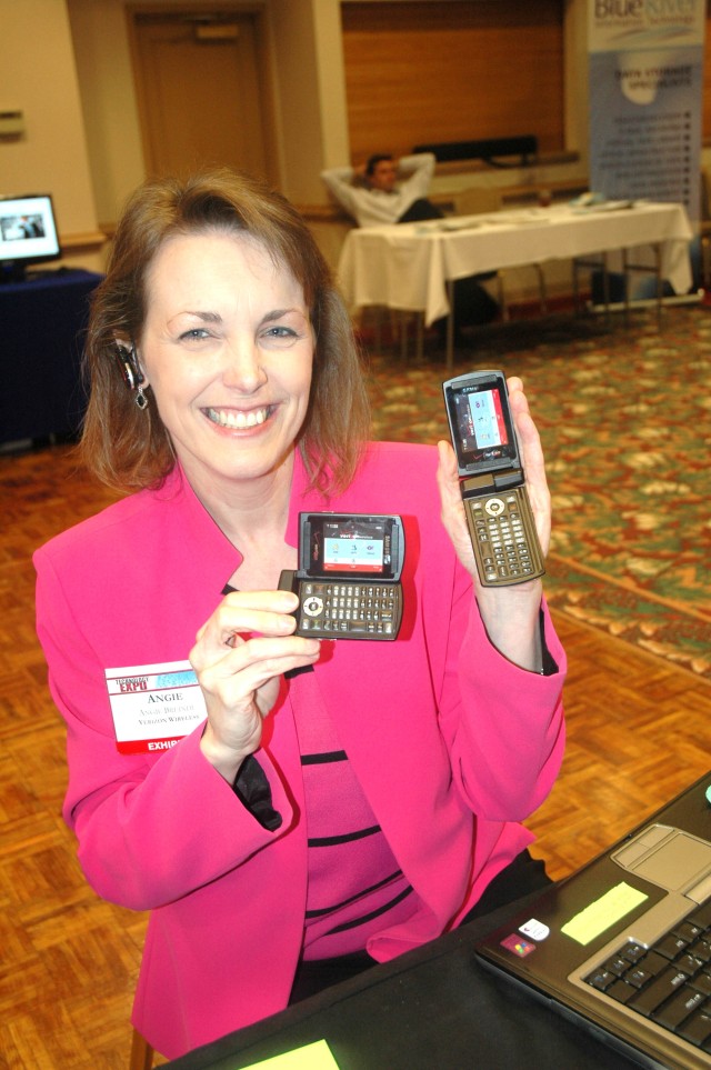 Technical expo shows technology is grand photo 02