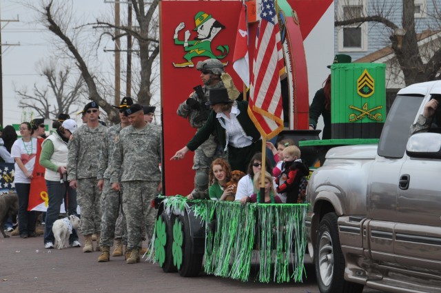 Fort Riley Commanding General&#039;s Mounted Color Guard leads Chapman&#039;s St. Patrick&#039;s Parade 